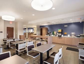 Microtel & By Wyndham Hotel Cadiz